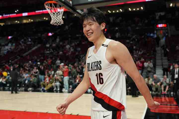 莫兰特：杨瀚森确实一直在进步 我们允许他发挥自己的创造力